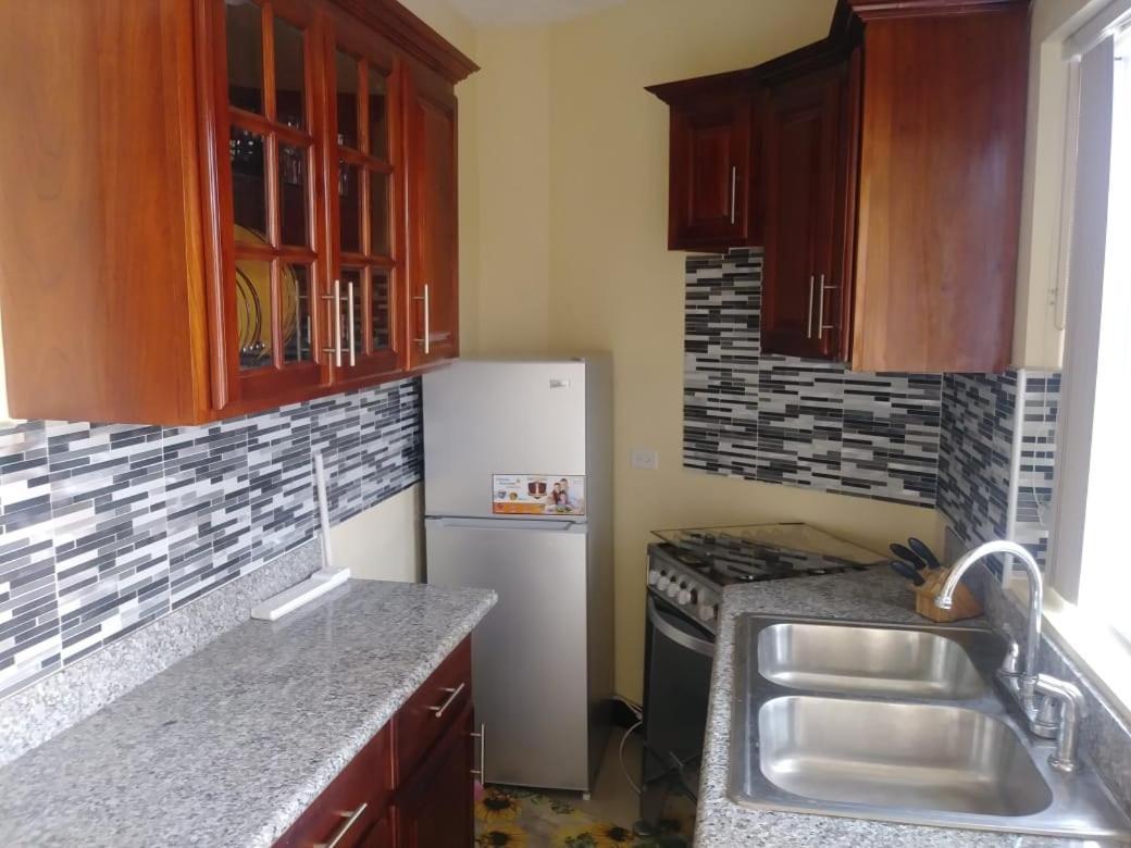 Appartement Irie Hideaway - Private Studio In Gated Community --Caribbean Estates, Portmore Extérieur photo