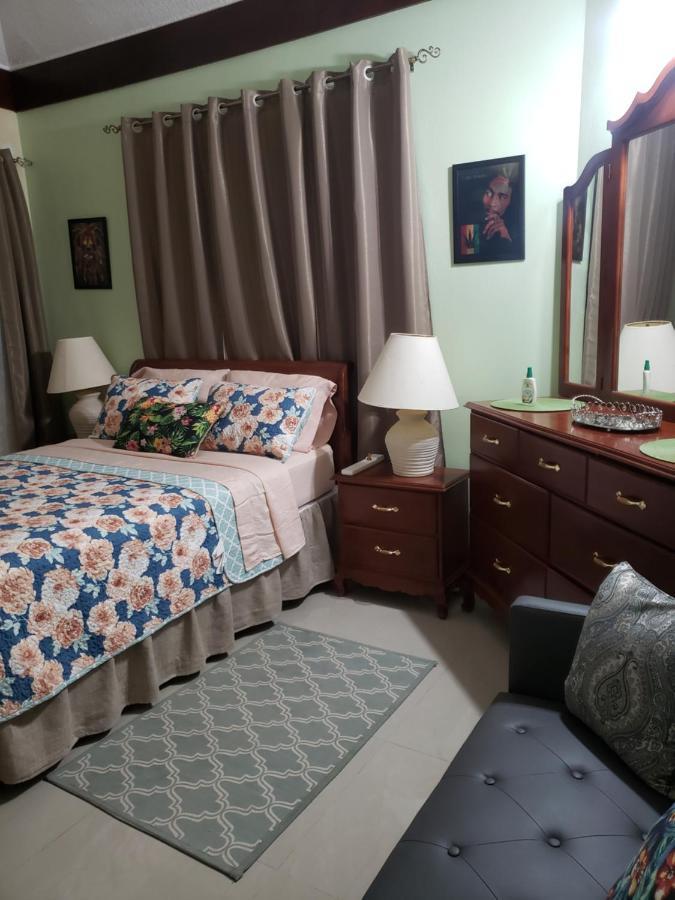 Appartement Irie Hideaway - Private Studio In Gated Community --Caribbean Estates, Portmore Extérieur photo