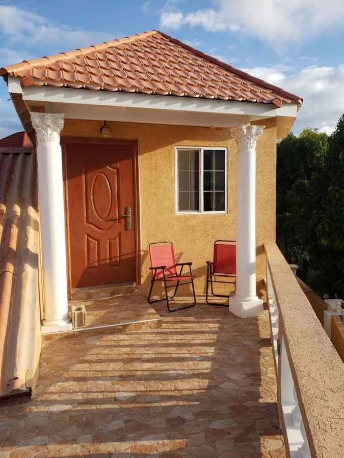 Appartement Irie Hideaway - Private Studio In Gated Community --Caribbean Estates, Portmore Extérieur photo